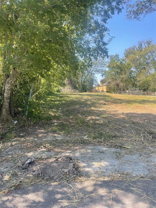 9515 Willow St, Houston, TX, 77088-4854 | Card Image