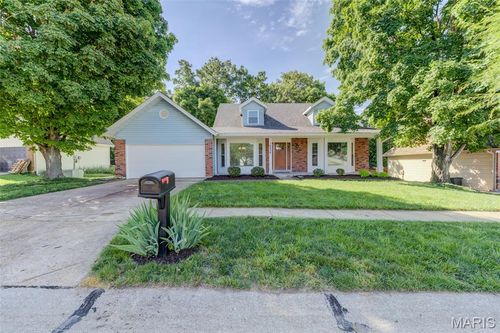 16436 Green Pines Dr, Wildwood, MO, 63011-1850 | Card Image