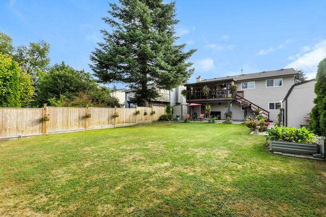 22531 Kendrick Loop, House other with 4 bedrooms, 3 bathrooms and 3 parking in Maple Ridge BC | Image 35