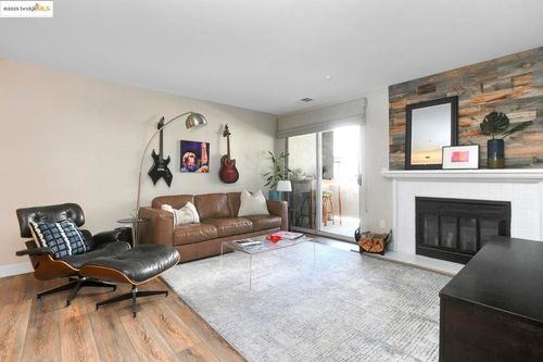 apt-103-3183 Wayside Plz, Walnut Creek, CA, 94597-2062 | Card Image