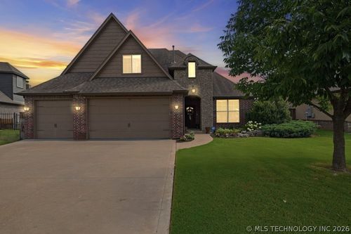 7070 125th St, Bixby, OK, 74008-2909 | Card Image
