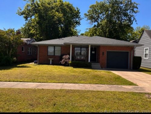 123 E 15th St, Ada, OK, 74820-6524 | Card Image