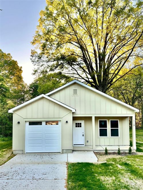 1019 N Ransom St, Gastonia, NC, 28052-1647 | Card Image