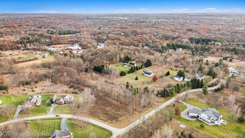 5100 Birch Ln, Springfld Twp, MI, 48350-3328 | Card Image