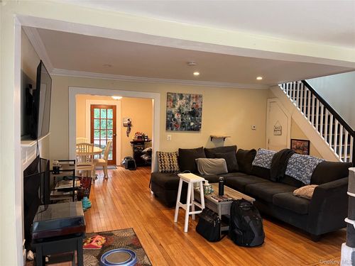99 High St, Huntington, NY, 11743-3442 | Card Image