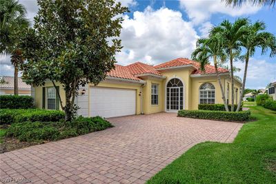 2938 Gilford Way, House other with 3 bedrooms, 3 bathrooms and null parking in Naples FL | Image 1