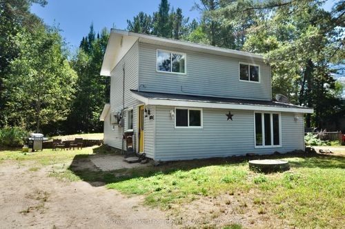 31 Hutcheson Beach Rd, Huntsville, ON, P1H1N4 | Card Image