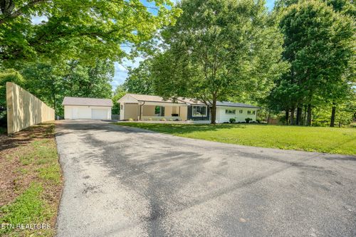 2212 Ridgecrest Dr, Maryville, TN, 37803-8825 | Card Image