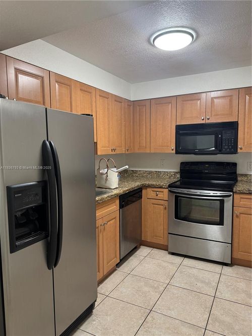 apt-205-5122 Nw 79th Ave, Doral, FL, 33166-4750 | Card Image