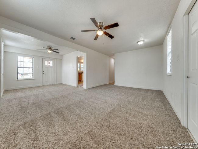 105 Galbreath Ave, House other with 3 bedrooms, 1 bathrooms and null parking in Devine TX | Image 18
