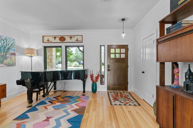 10933 Beachmont Ln, House other with 5 bedrooms, 3 bathrooms and 2 parking in Austin TX | Image 6