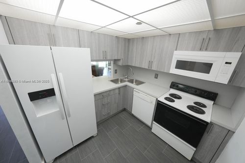 a104-1470 Ne 123rd St, North Miami, FL, 33161-6033 | Card Image