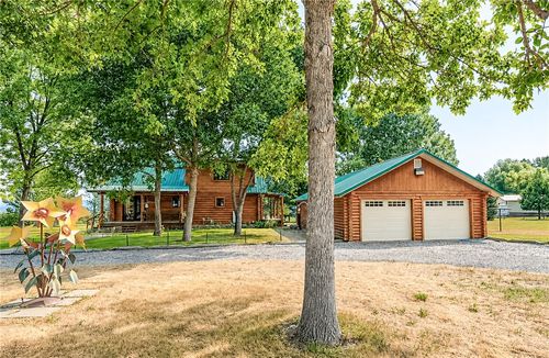 17 Stillwater Estates Rd, Columbus, MT, 59019-7440 | Card Image