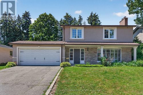 215 Grandview Ave, Thornhill, ON, L3T1J3 | Card Image