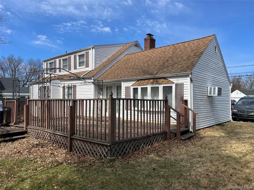 104 Vesper Ct, Babylon, NY, 11702-1509 | Card Image