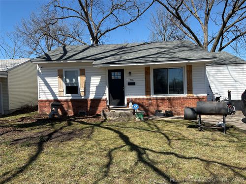706 Coyne St, Miami, OK, 74354-3117 | Card Image