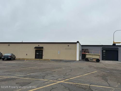 1571 W Villard St, Dickinson, ND, 58601-4653 | Card Image