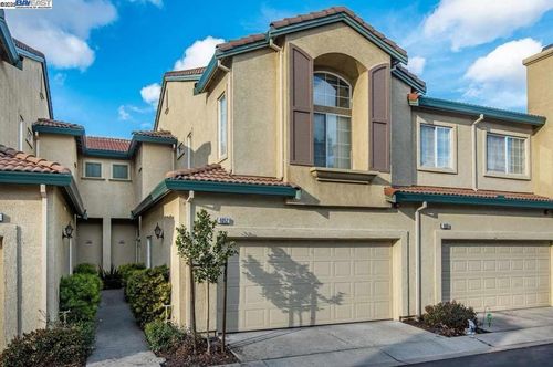 4052 Ghiotti Ct, Pleasanton, CA, 94588-3092 | Card Image