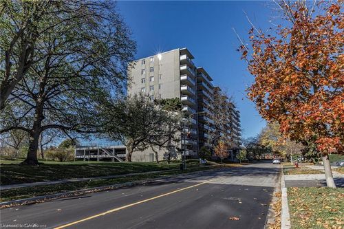 106-770 Hager Ave, Burlington, ON, L7S1X1 | Card Image