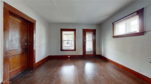 1497 Coutant Ave, Lakewood, OH, 44107-5194 | Card Image