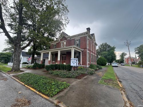 903 Broadway St, Vincennes, IN, 47591-2924 | Card Image