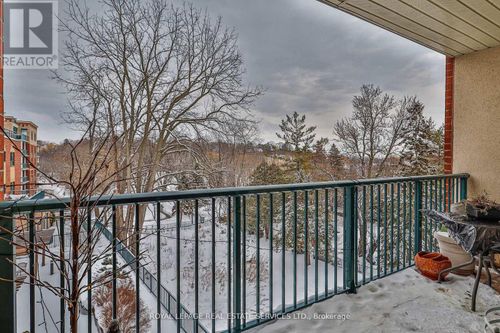 303-33 Wallace St, Woodbridge, ON, L4L9L4 | Card Image