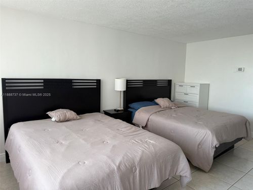 841-19201 Collins Ave, Sunny Isles Beach, FL, 33160-2202 | Card Image