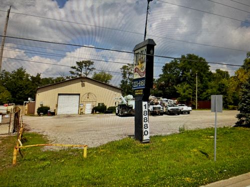 18880 W Gages Lake Rd, Grayslake, IL, 60030-1704 | Card Image
