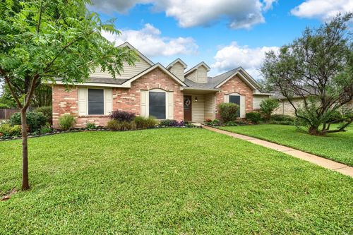 445 Trail View Lane, Garland, TX, 75043 | Card Image
