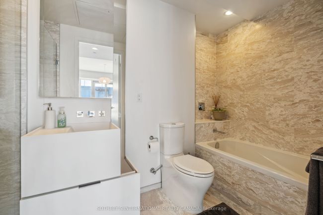 6805 - 1 Bloor St E, Condo with 3 bedrooms, 3 bathrooms and 2 parking in Toronto ON | Image 23