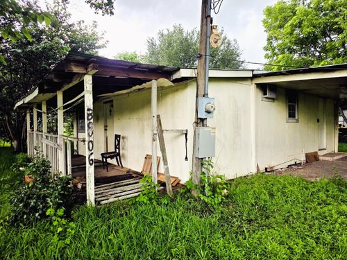8806 Milby St, Needville, TX, 77461-7868 | Card Image