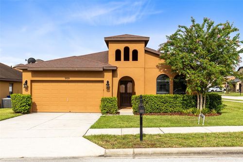 909 Woods Landing Dr, MINNEOLA, FL, 34715-6045 | Card Image