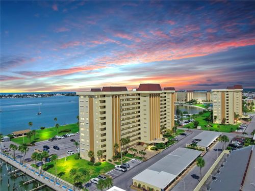 apt-605-4550 Cove Cir, ST PETERSBURG, FL, 33708-2846 | Card Image