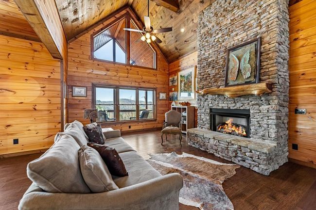 9 Kensington Dr, Home with 3 bedrooms, 3 bathrooms and null parking in Mineral Bluff GA | Image 6