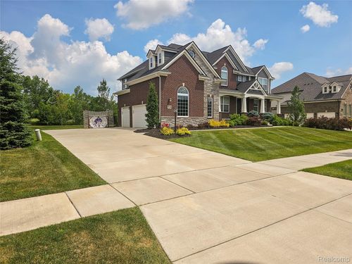 57558 Stoneleigh Dr, South Lyon, MI, 48178-1990 | Card Image