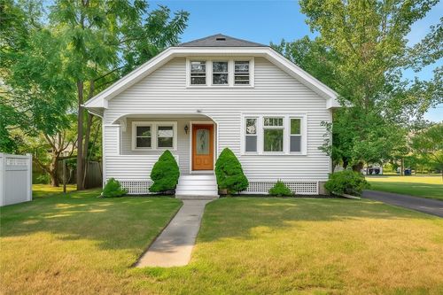 29 Firglade Ave, Riverside, RI, 02915-3117 | Card Image