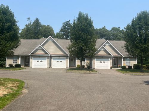 185-185 Julia Ct, Sandy Hook, CT, 06482-1710 | Card Image