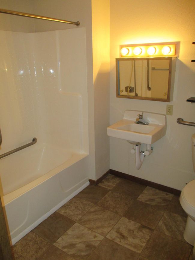 Accessible Bathroom | Image 7