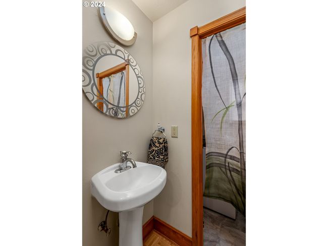 1650 Leatherwood Dr, House other with 3 bedrooms, 3 bathrooms and 1 parking in Eugene OR | Image 16