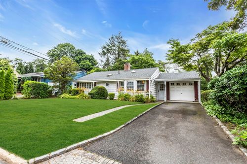 209 Lawrence Ln, Glen Cove, NY, 11542-4034 | Card Image