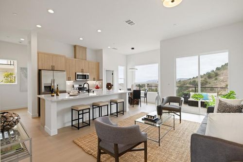 817 Fassler Ave, Pacifica, CA, 94044-3664 | Card Image