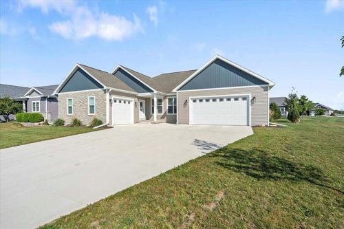 4133 Great Bridge Dr, Deforest, WI, 53532-9115 | Card Image
