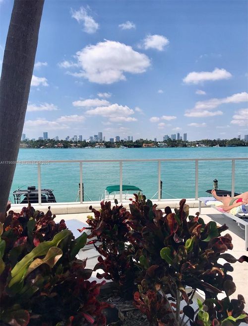 apt-523-800 West Ave, Miami Beach, FL, 33139-5581 | Card Image