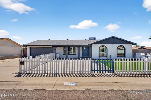 1019 W Wescott Dr, Phoenix, AZ, 85027-5560 | Card Image