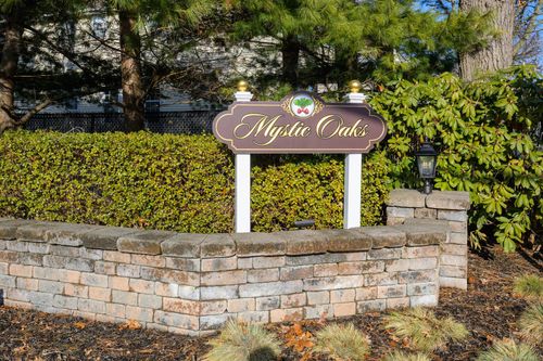 420 Mystic Way, Bay Shore, NY, 11706-7149 | Card Image