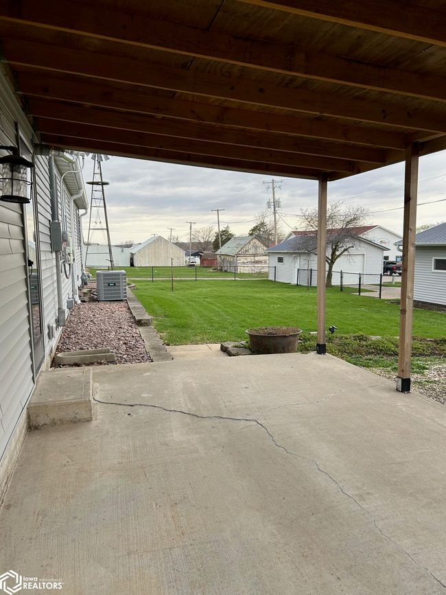 906 4 Th St, Home with 4 bedrooms, 2 bathrooms and 6 parking in Victor IA | Image 42