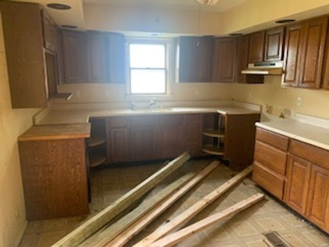 112 W Franklin St, House other with 3 bedrooms, 2 bathrooms and 2 parking in Mc Lean IL | Image 6