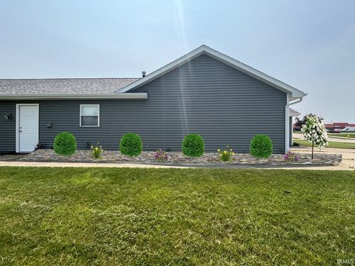 10506 Oak Valley Rd, Fort Wayne, IN, 46845-1825 | Card Image
