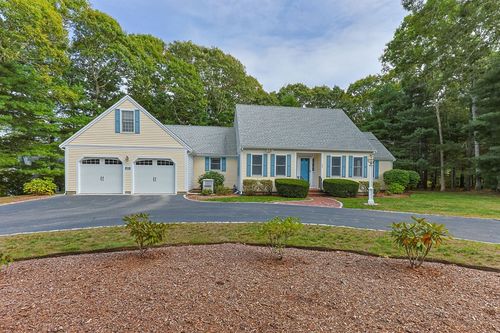 25 Sturbridge Dr, Osterville, MA, 02655-1435 | Card Image
