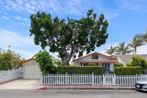 555 Through St, Laguna Beach, CA, 92651-2560 | Card Image